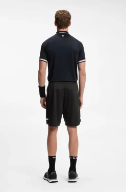 Active Shorts aus Stretch-Gewebe mit Taschen aus Mesh