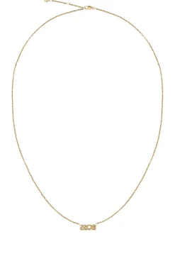 An understated necklace for everyday style