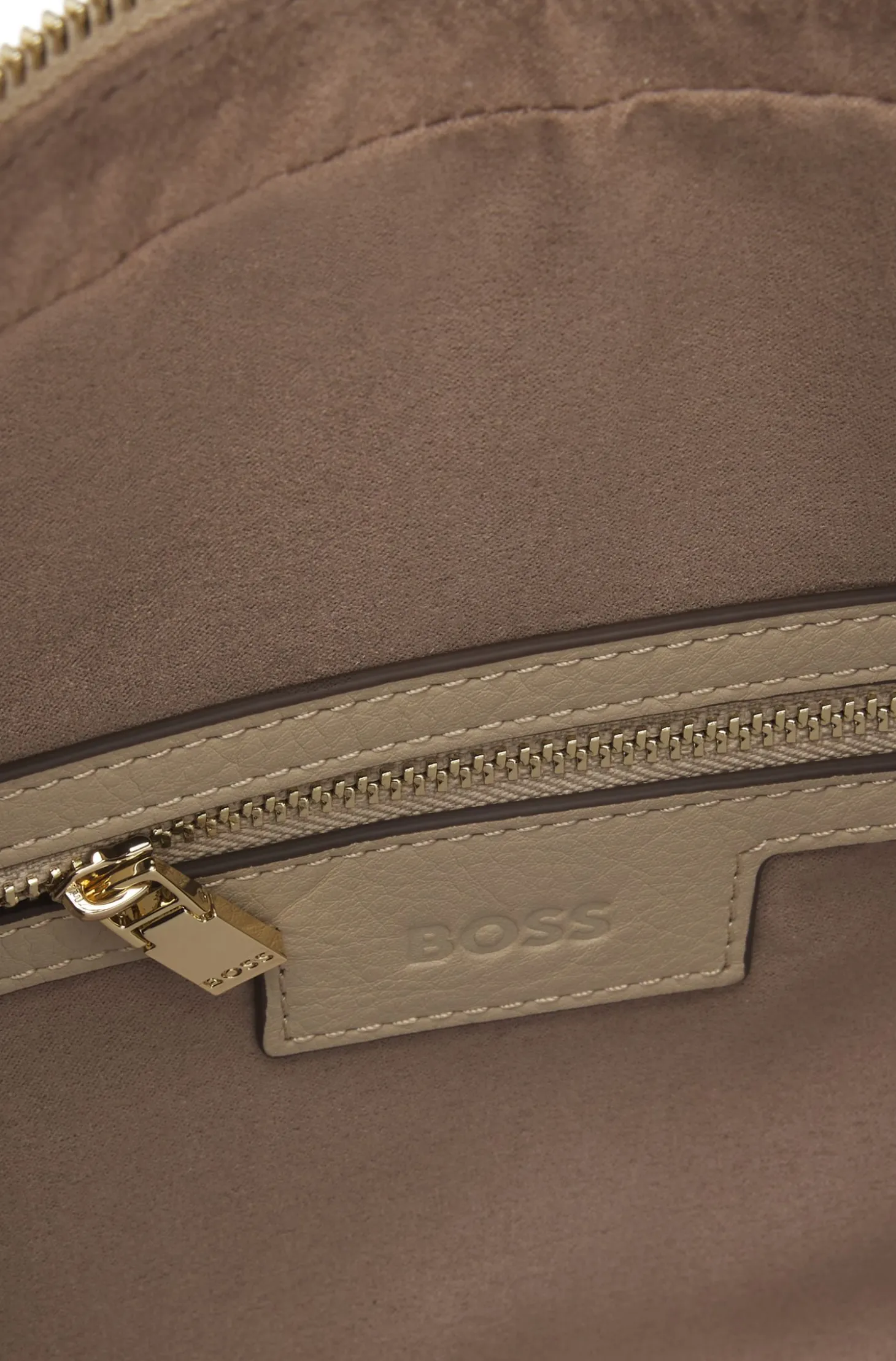 Ariell Hobo Bag aus Leder