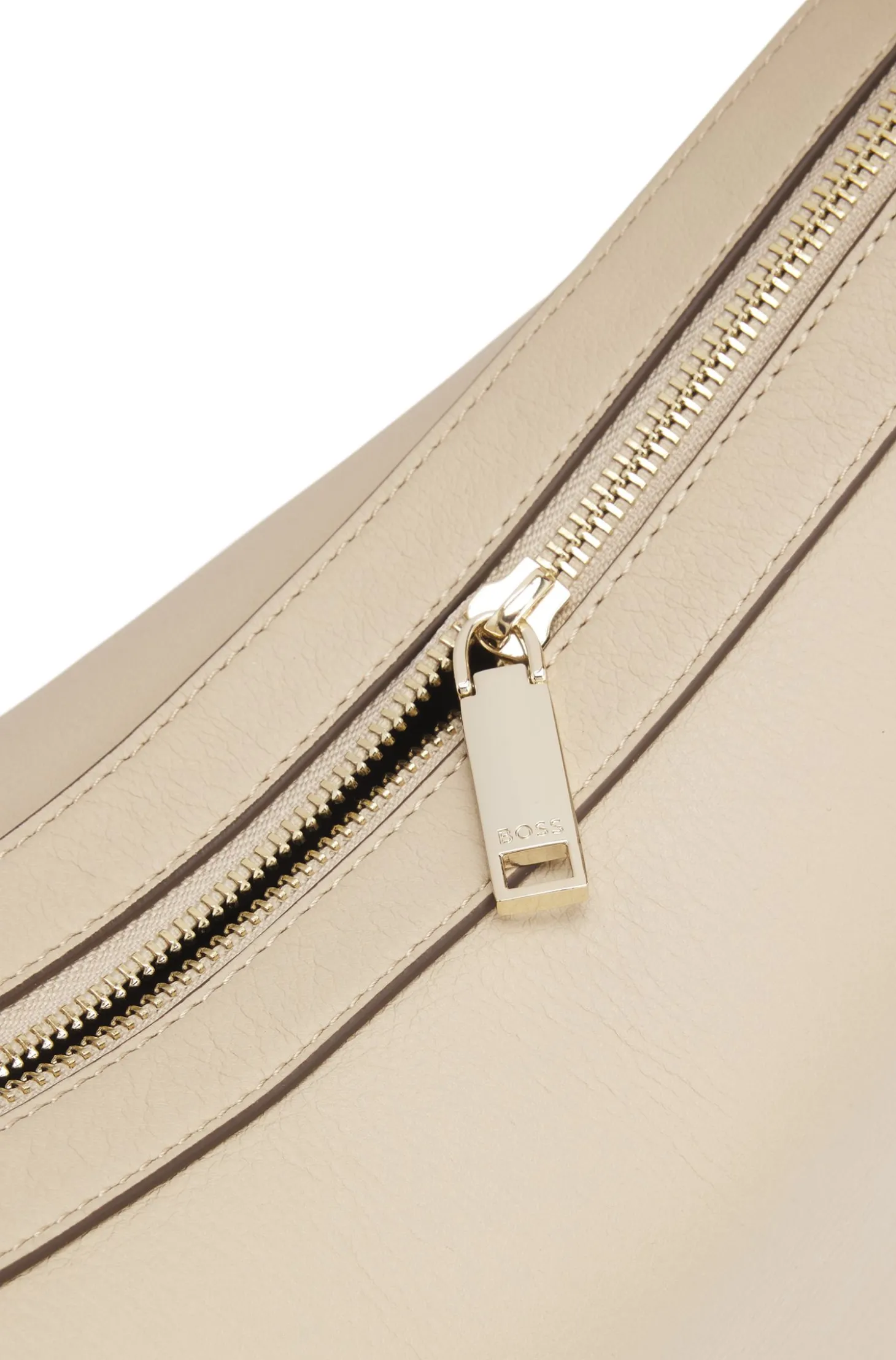 Ariell Hobo Bag aus Leder
