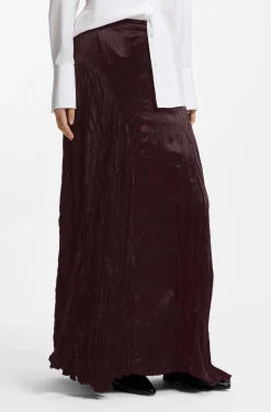 Asymmetrischer Maxirock aus Satin mit Knitter-Struktur