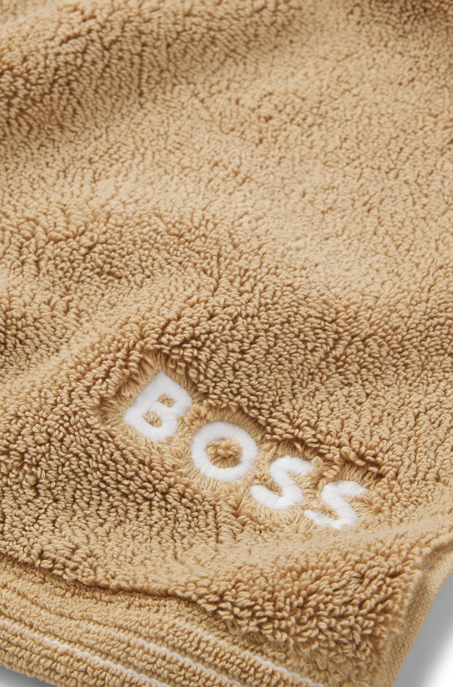 Badematte aus Baumwolle mit kontrastfarbener Logo-Stickerei