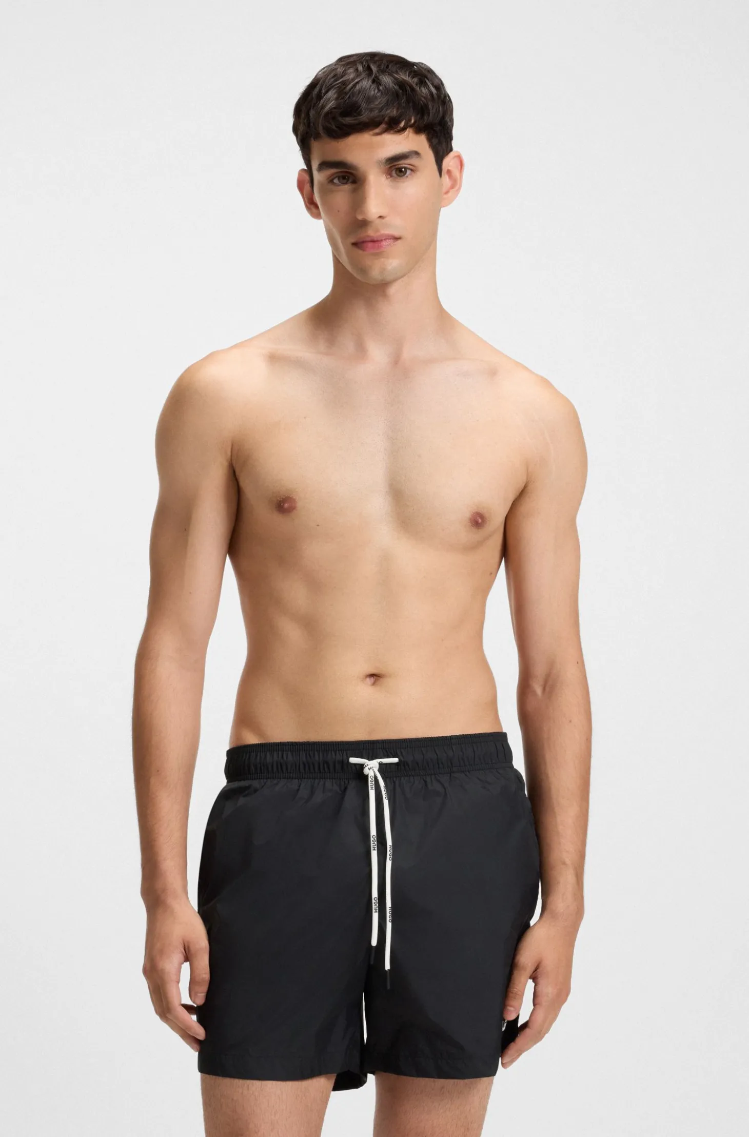 Badeshorts mit kontrastierendem Logo-Print