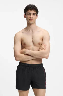 Badeshorts mit mehreren Logos