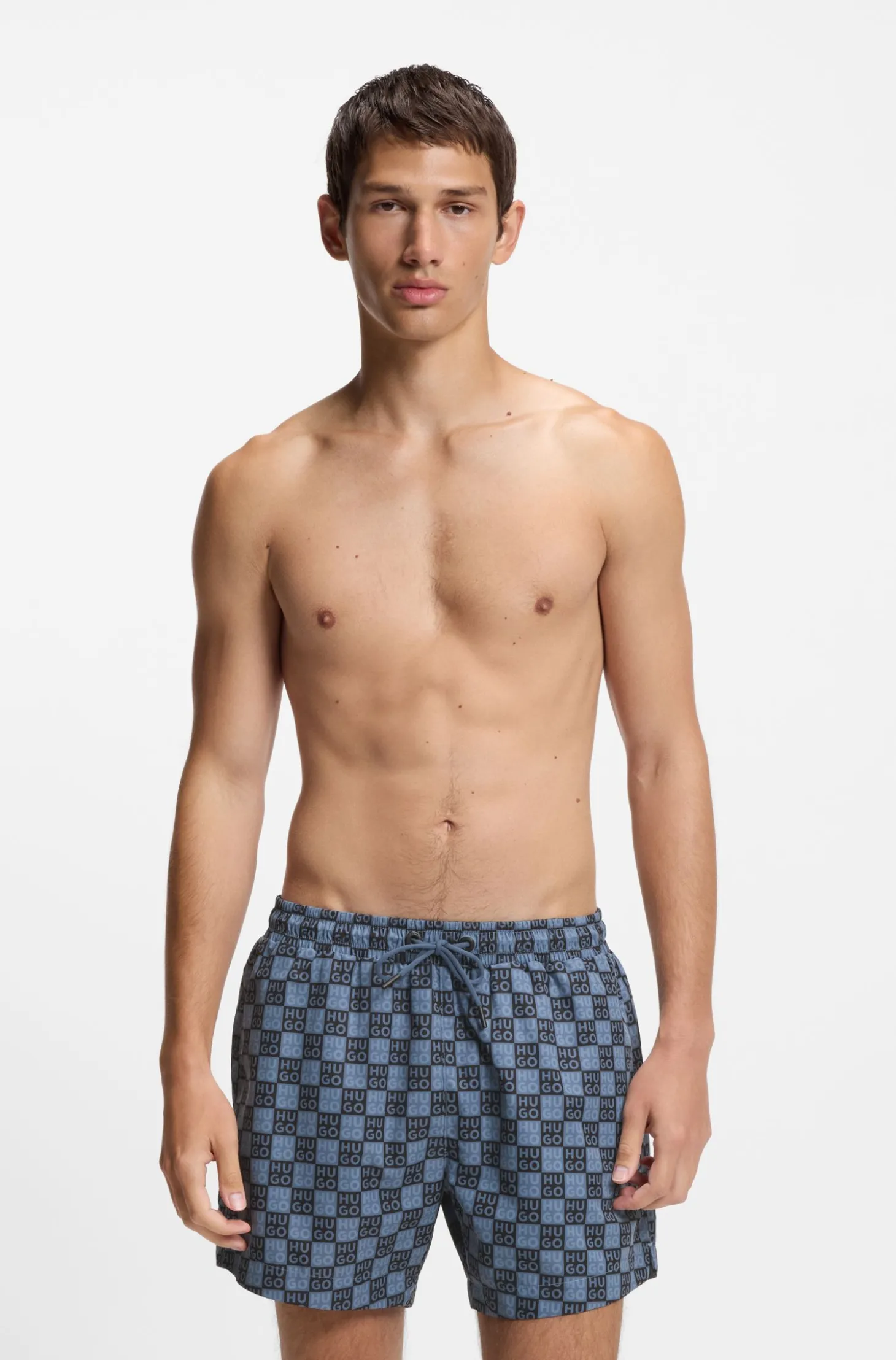 Badeshorts mit Schachbrett-Logos