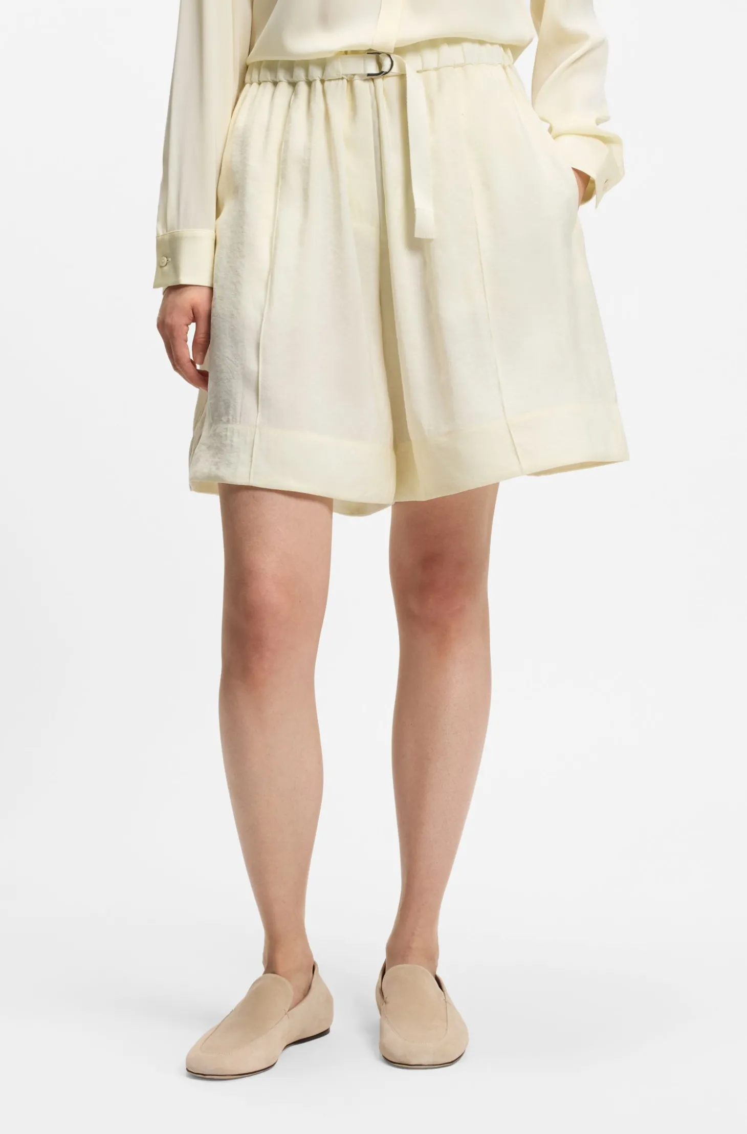 Bermuda-Shorts mit weitem Beinverlauf und elastischem Bund