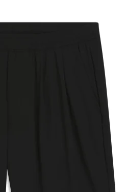 Bügelleichte Shorts mit Bundfalten vorn