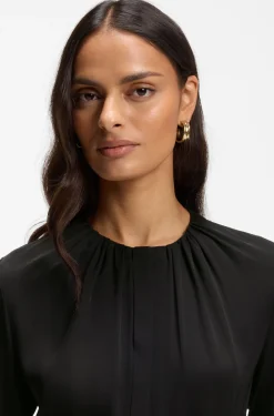 Bluse aus Stretch-Seide mit gerafften Details