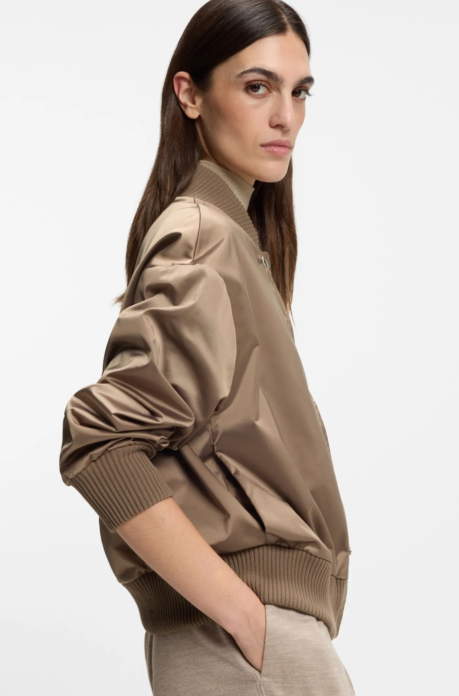 Bomberjacke aus Satin mit herausnehmbarer Weste aus Kunstfell