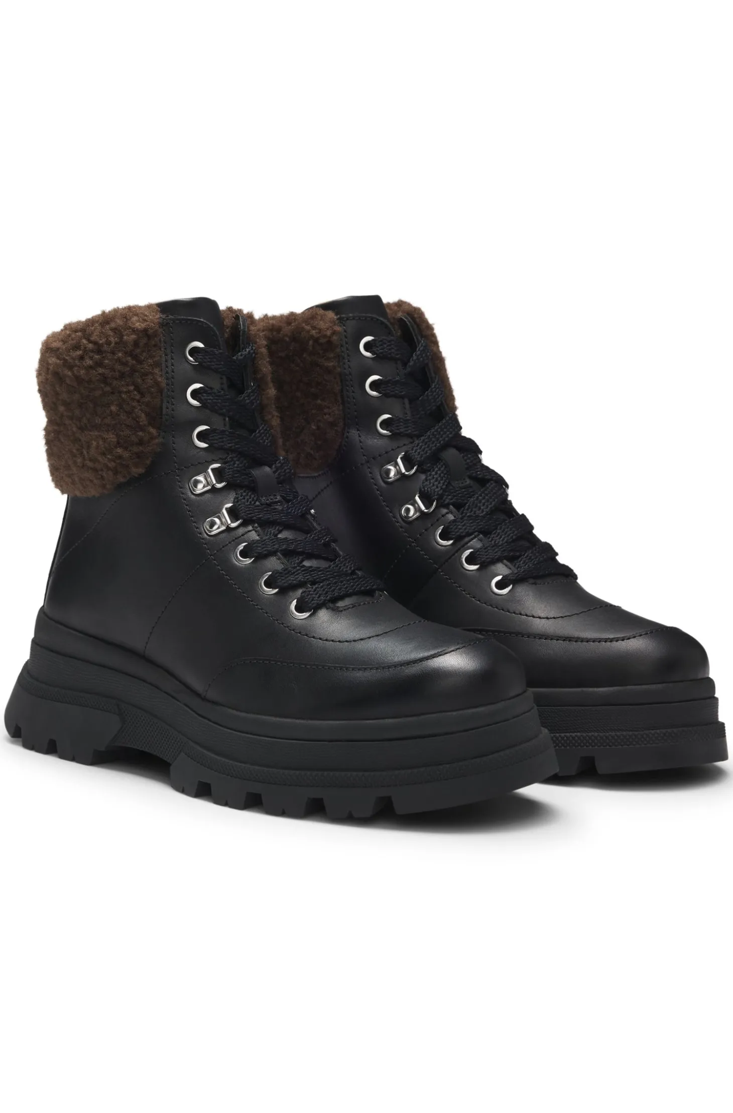 Boots aus Leder mit Kunstfellbesatz