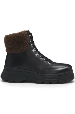 Boots aus Leder mit Kunstfellbesatz