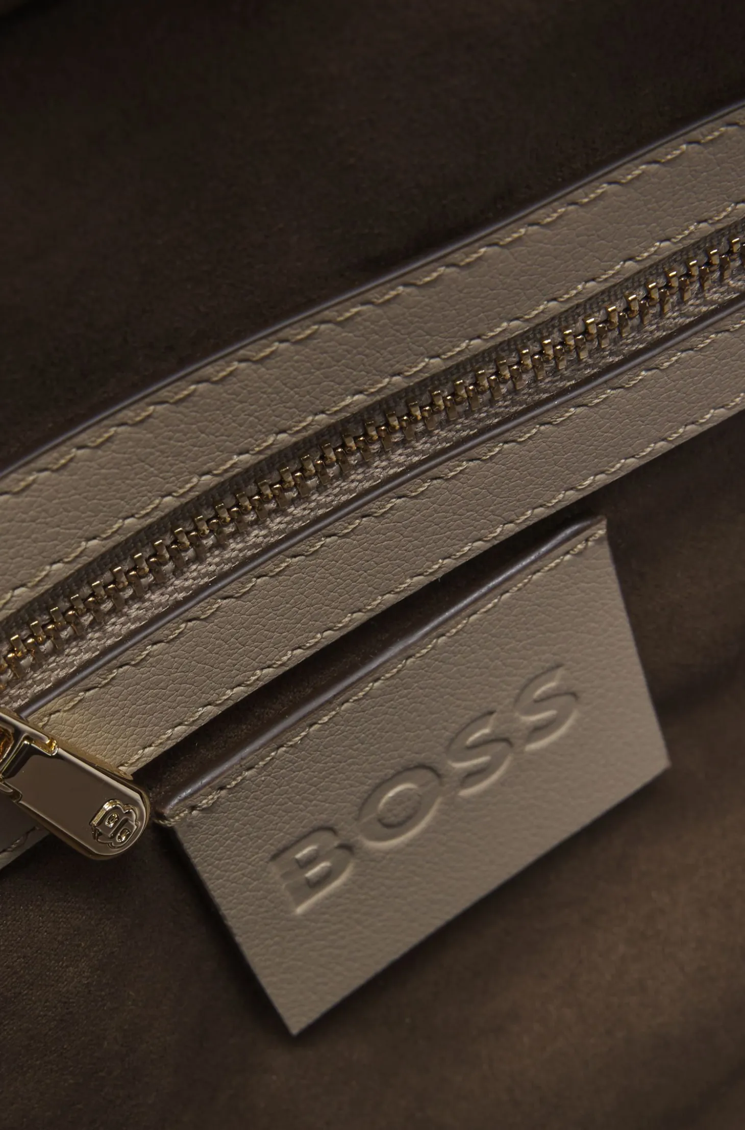 BOSS Revers Tote Bag aus bedrucktem Veloursleder mit Gürteldetail