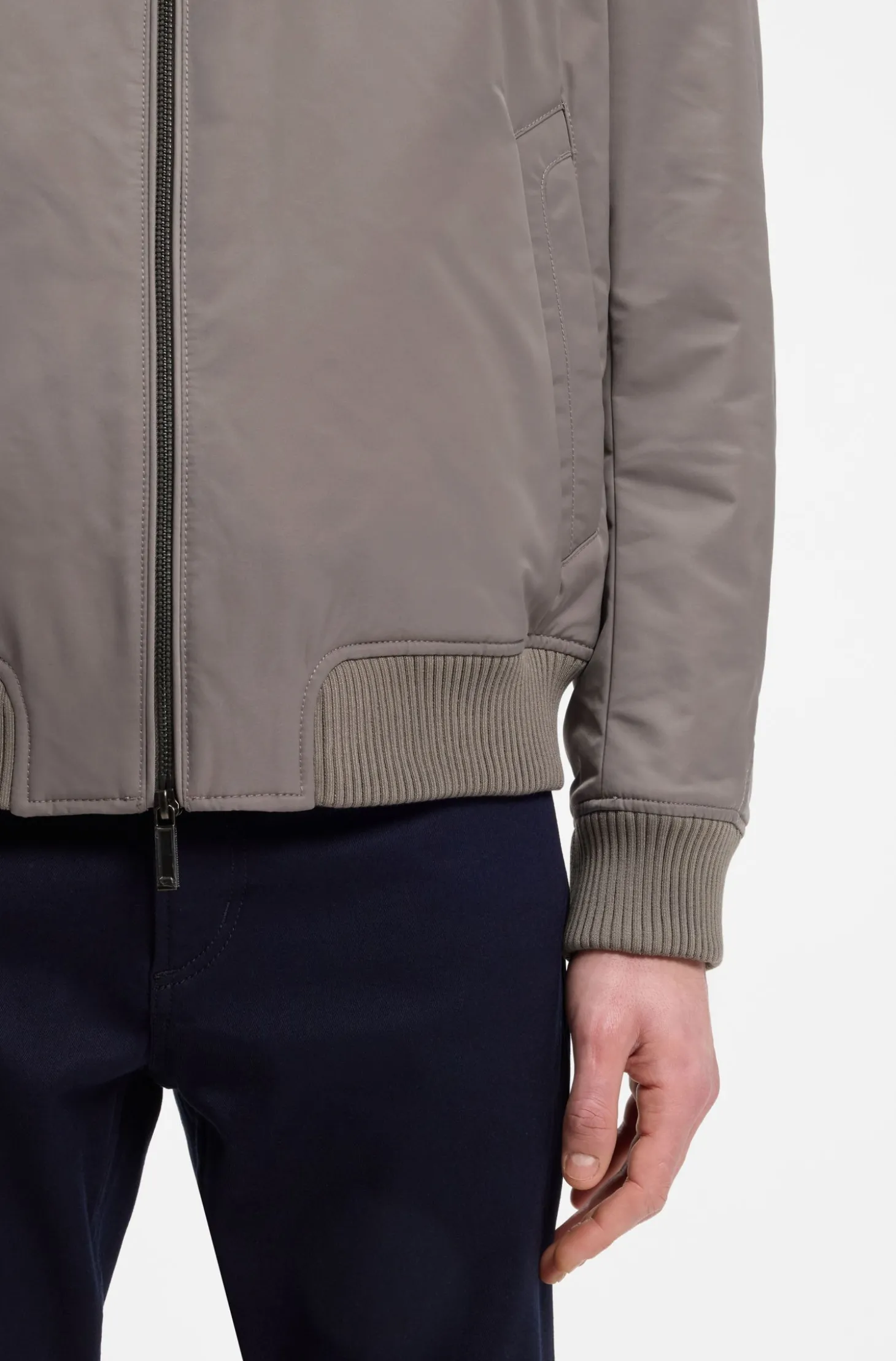 BOSS x ASTON MARTIN Bomberjacke aus wasserabweisendem Twill