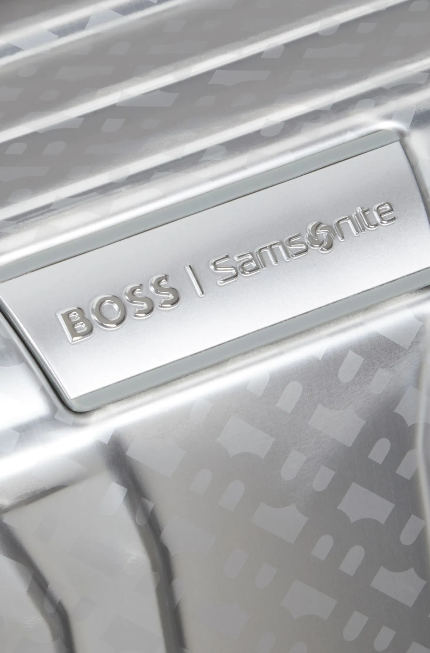 BOSS x Samsonite Koffer aus silberfarbenem Aluminium 76 cm