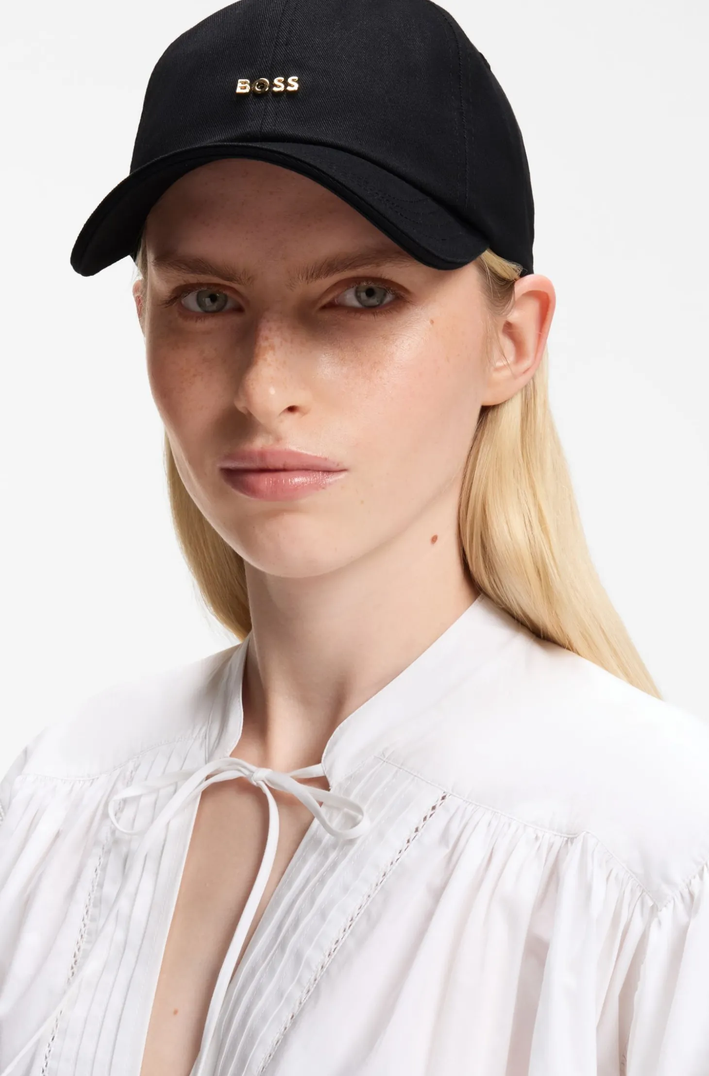 Cap aus Baumwoll-Twill mit Metall-Logo