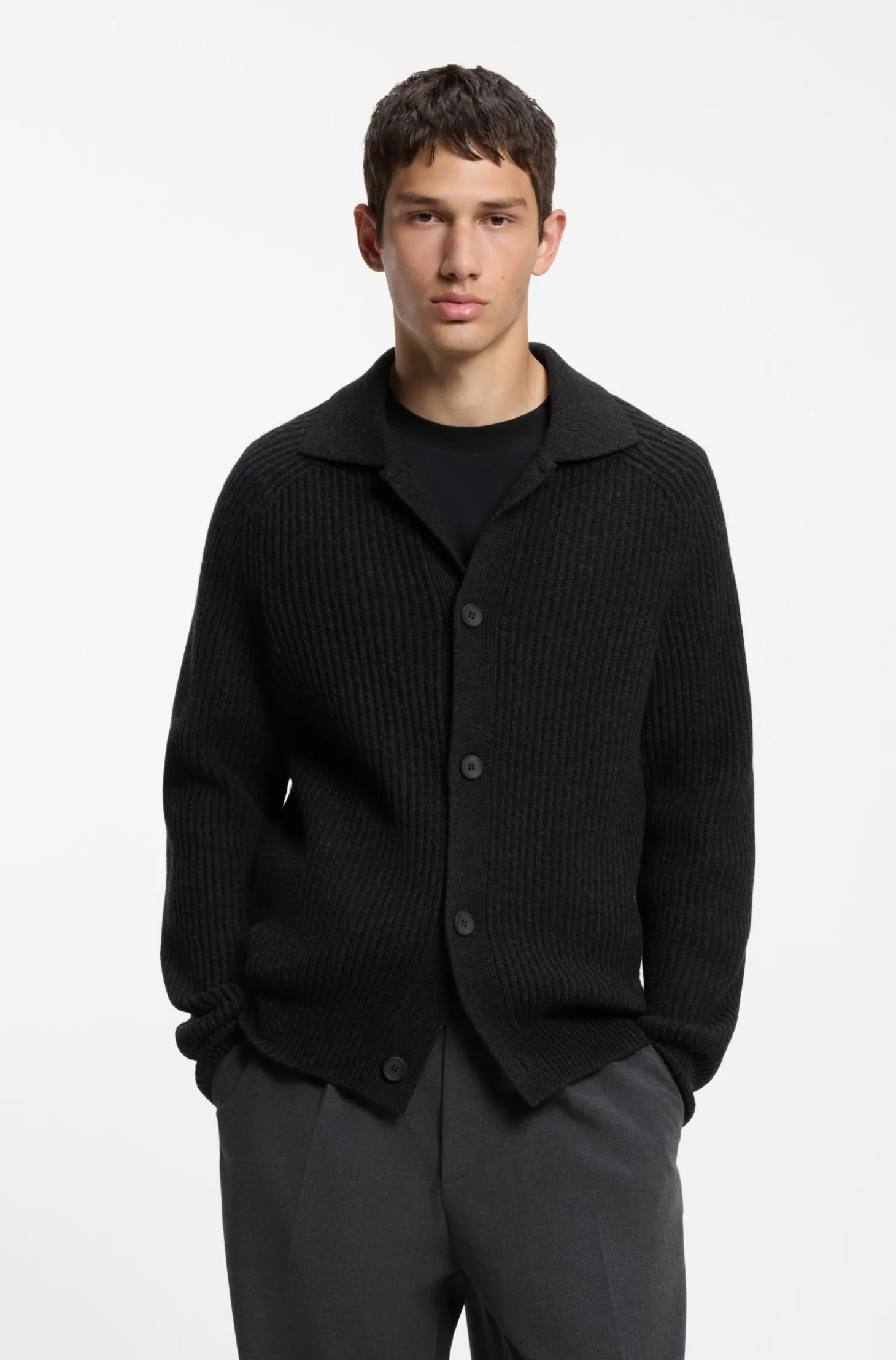 Cardigan aus Schurwoll-Mix mit Hemdkragen