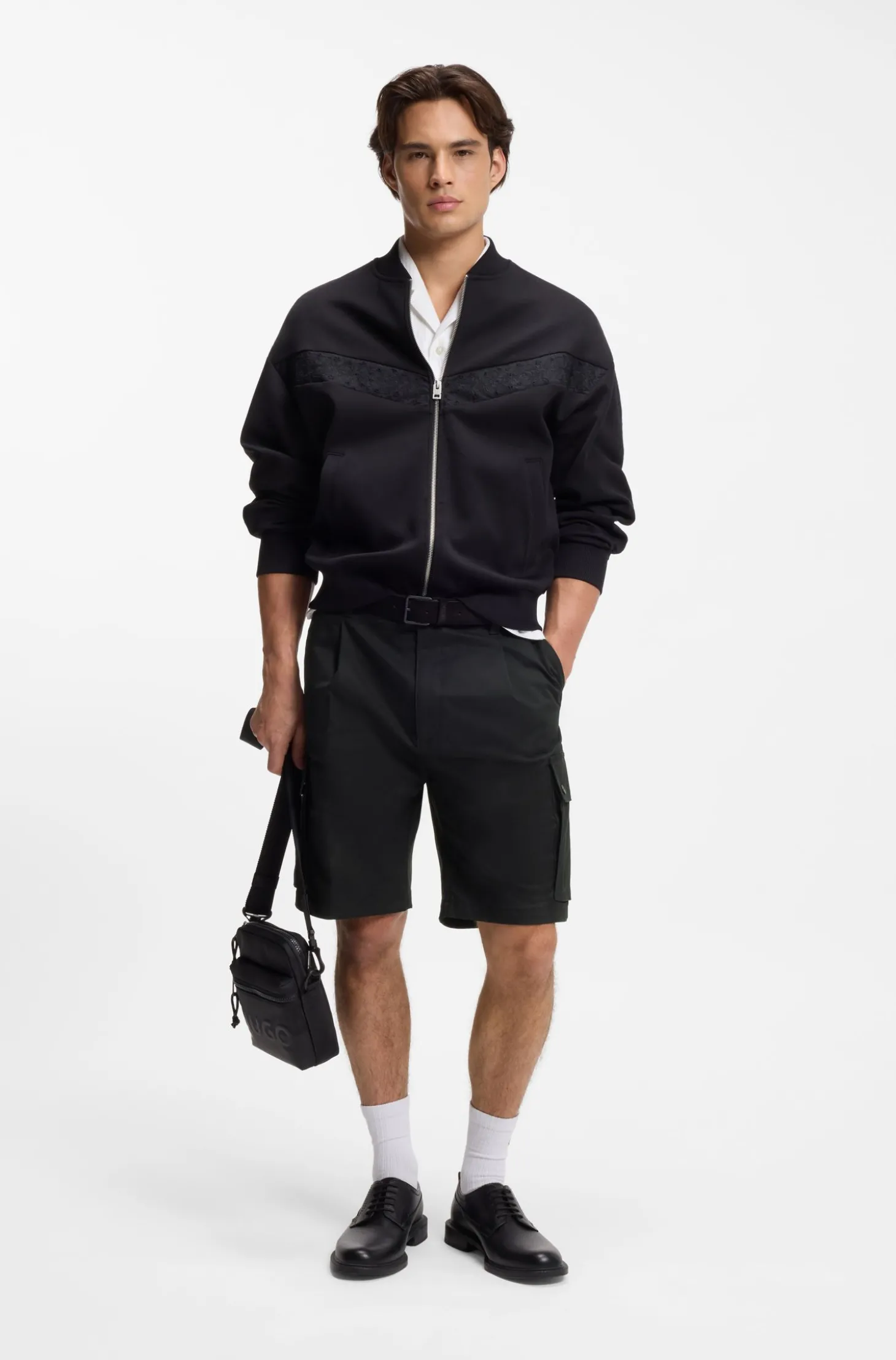 Cargo-Shorts aus Stretch-Baumwolle mit Bundfalten vorn