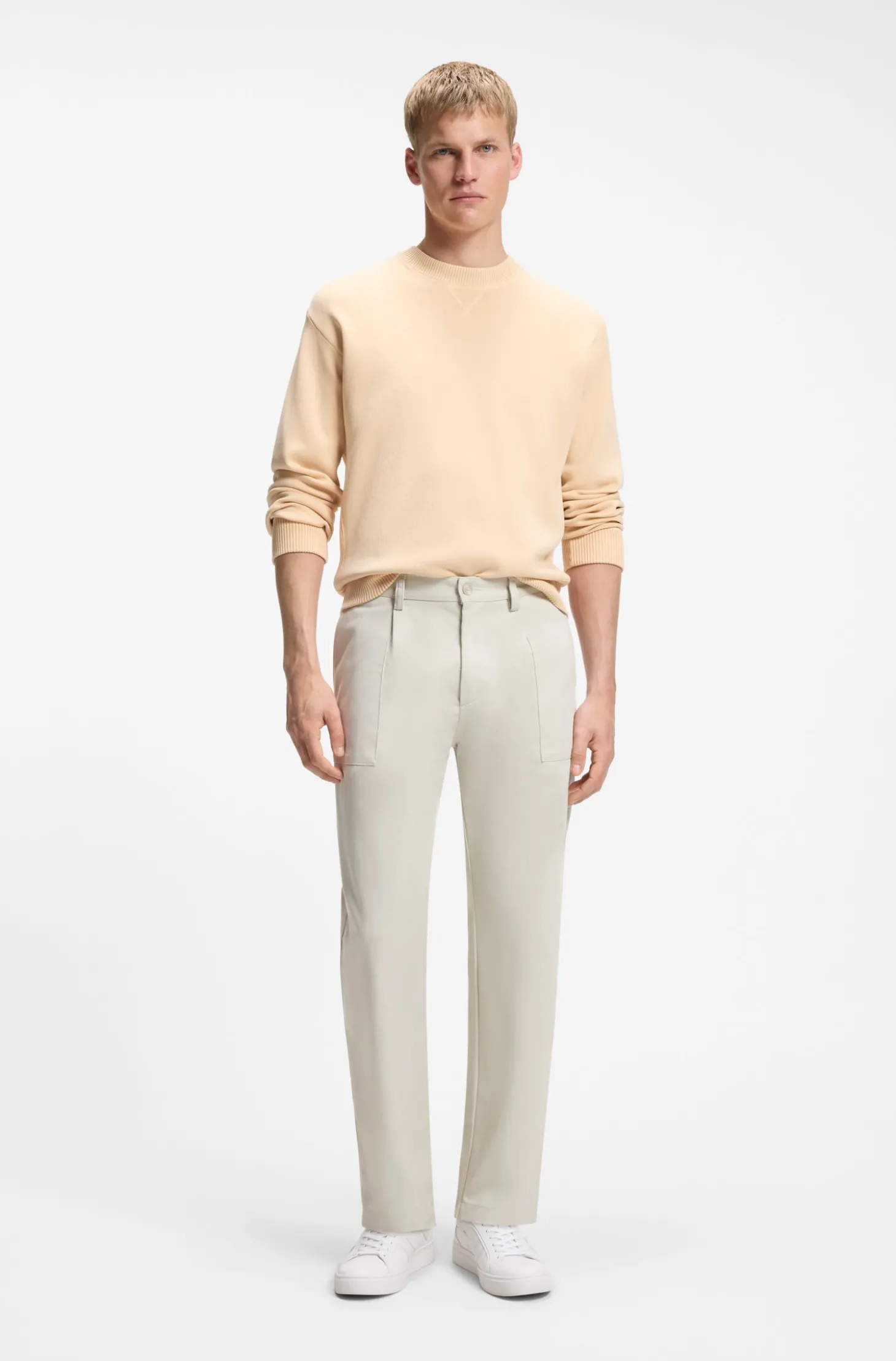 Chino aus Baumwoll-Mix mit Bundfalte und aufgesetzter Tasche