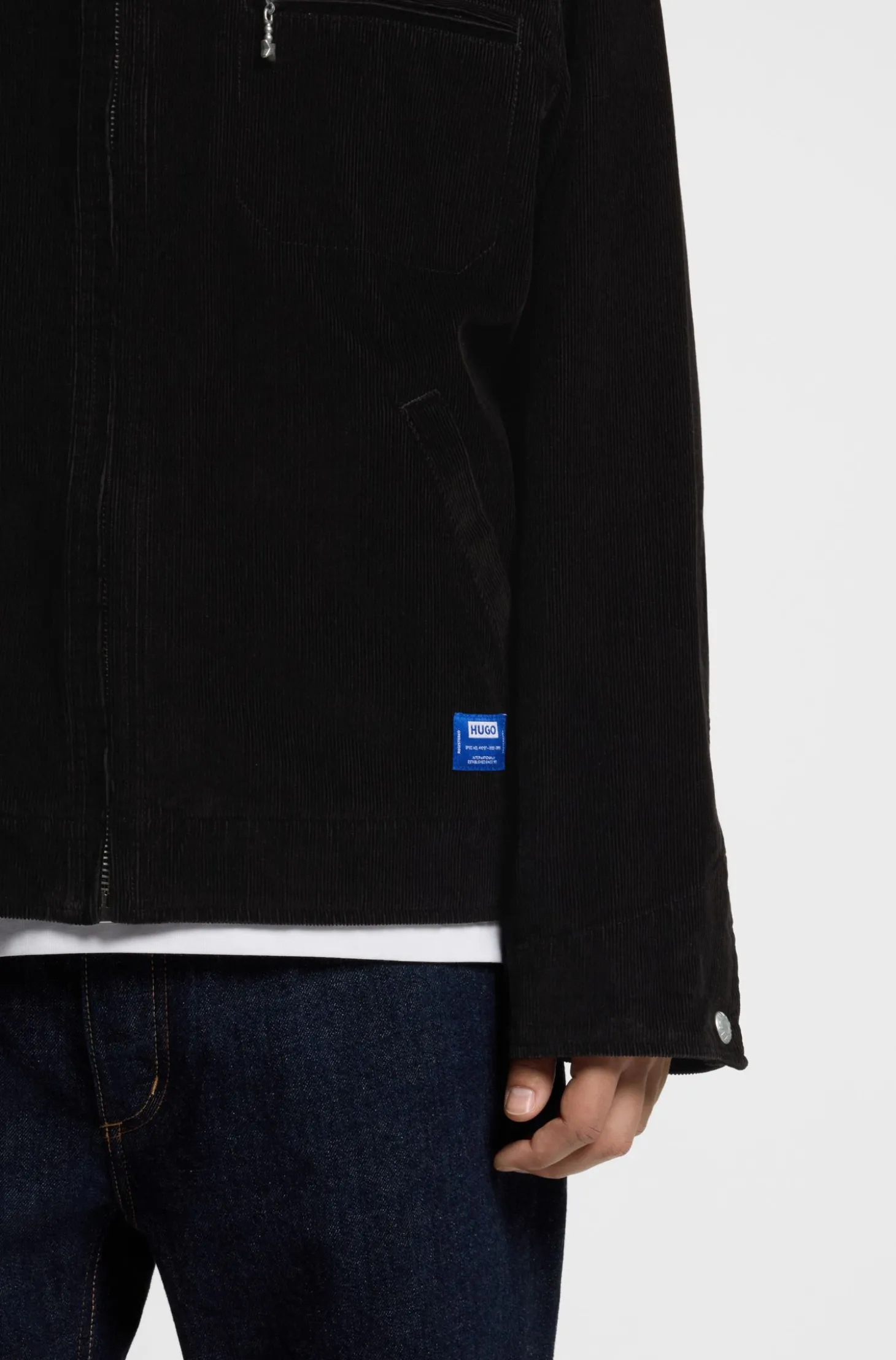 Cordjacke mit Reißverschluss und Brusttasche