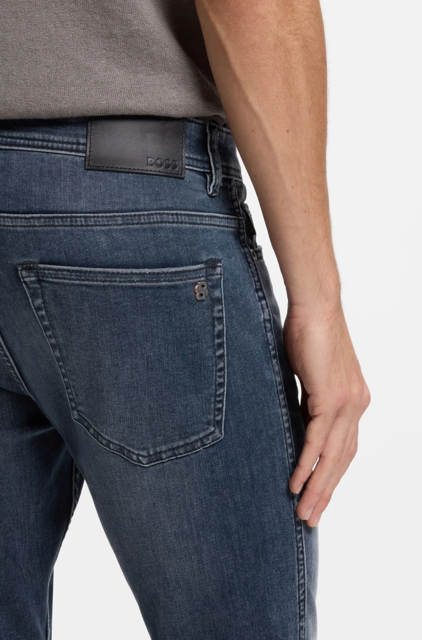Delaware Schwarzblaue Slim-Fit Jeans aus bequemem Stretch-Denim