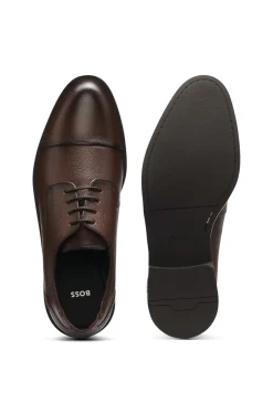 Derbys aus genarbtem Leder mit Zehenkappe