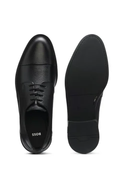 Derbys aus genarbtem Leder mit Zehenkappe