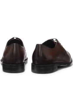 Derbys aus Leder mit Nahtdetails