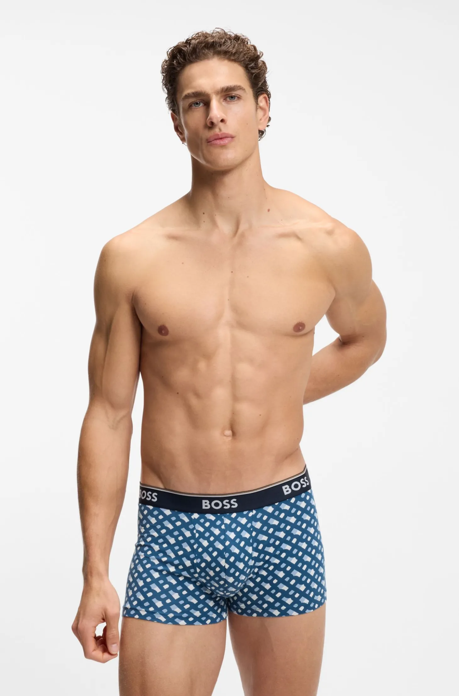 Dreierpack eng anliegende Boxershorts aus Stretch-Baumwolle mit kurzem Bein und Logo-Details