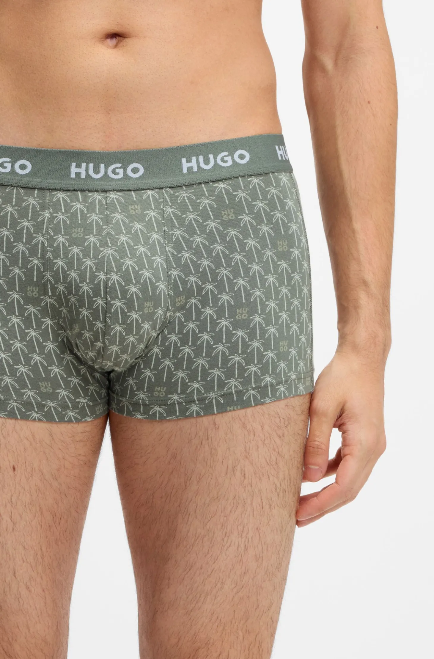 Dreierpack eng anliegende Boxershorts mit kurzem Bein aus Stretch-Baumwolle mit Logo-Bund