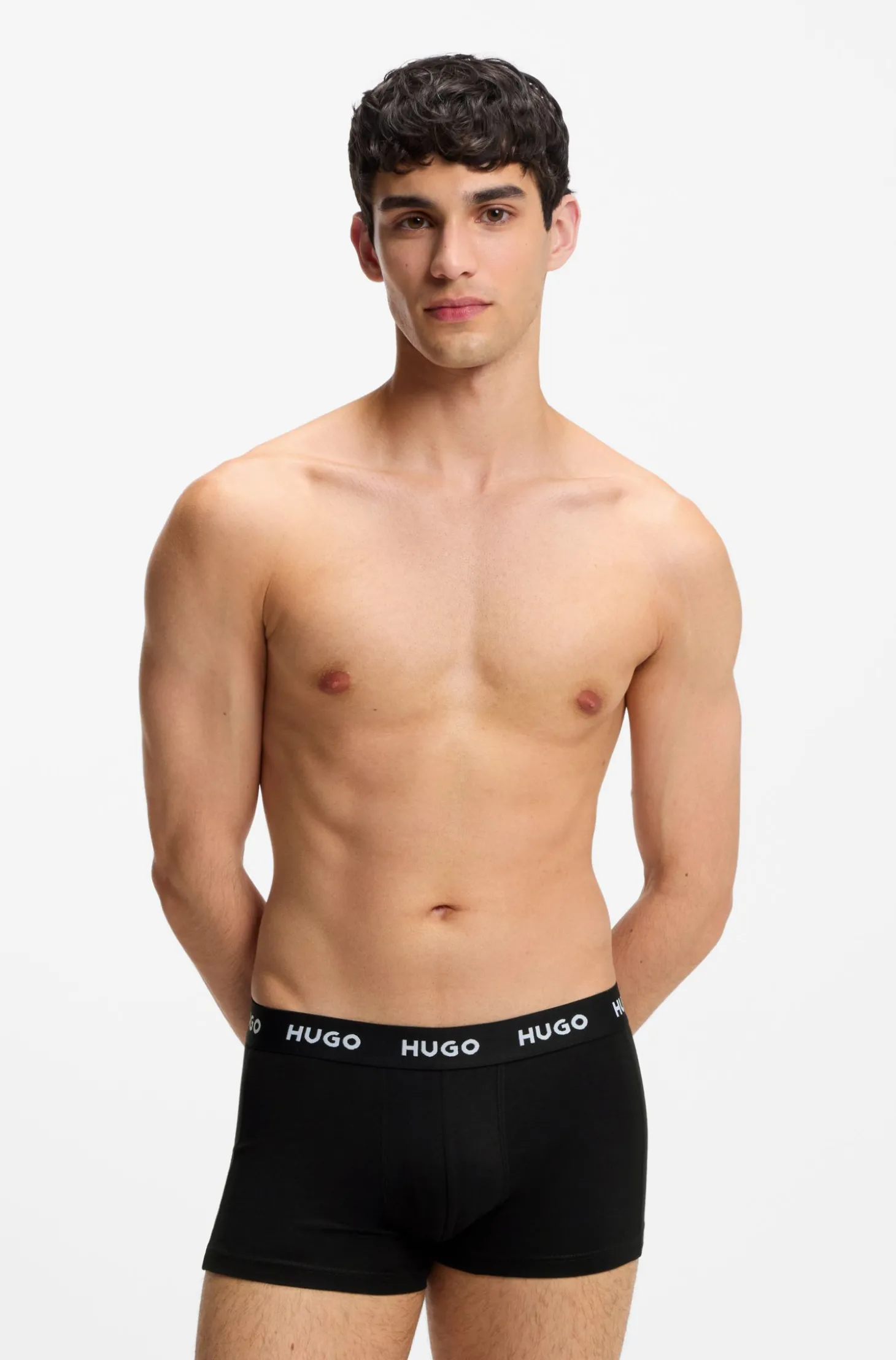 Dreierpack eng anliegende Boxershorts mit kurzem Bein aus Stretch-Baumwolle mit Logo-Bund