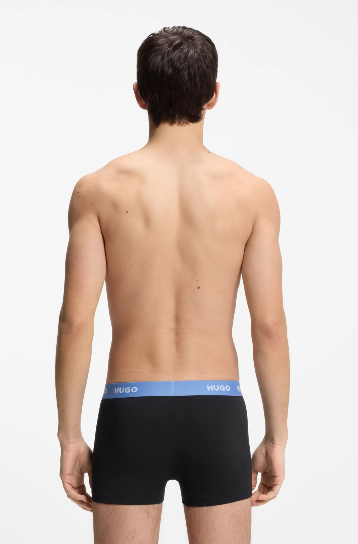 Dreierpack eng anliegende Boxershorts mit kurzem Bein aus Stretch-Baumwolle mit Logo-Bund