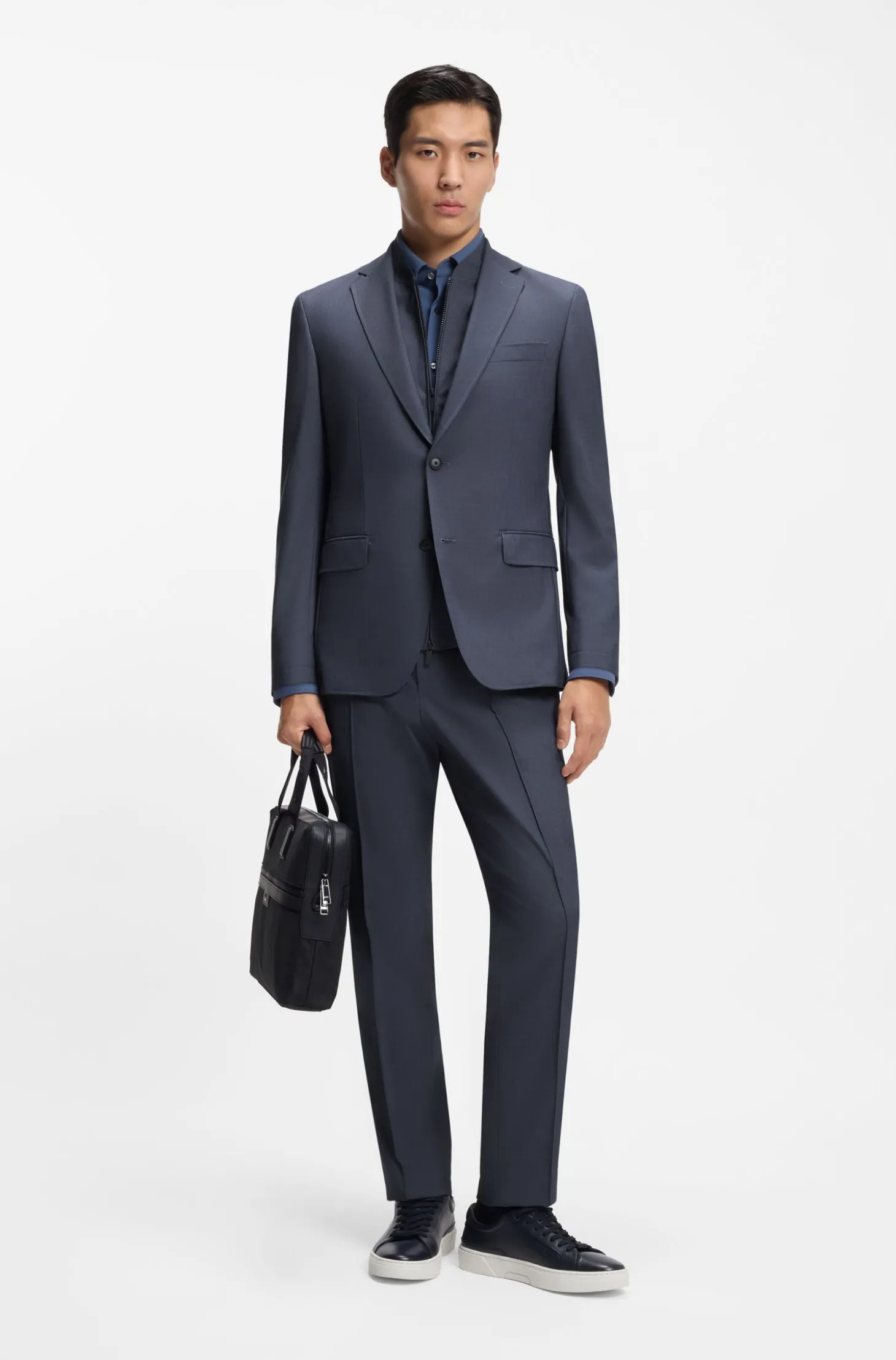 Dreiteiliger Slim-Fit Anzug mit Weste mit Reißverschluss