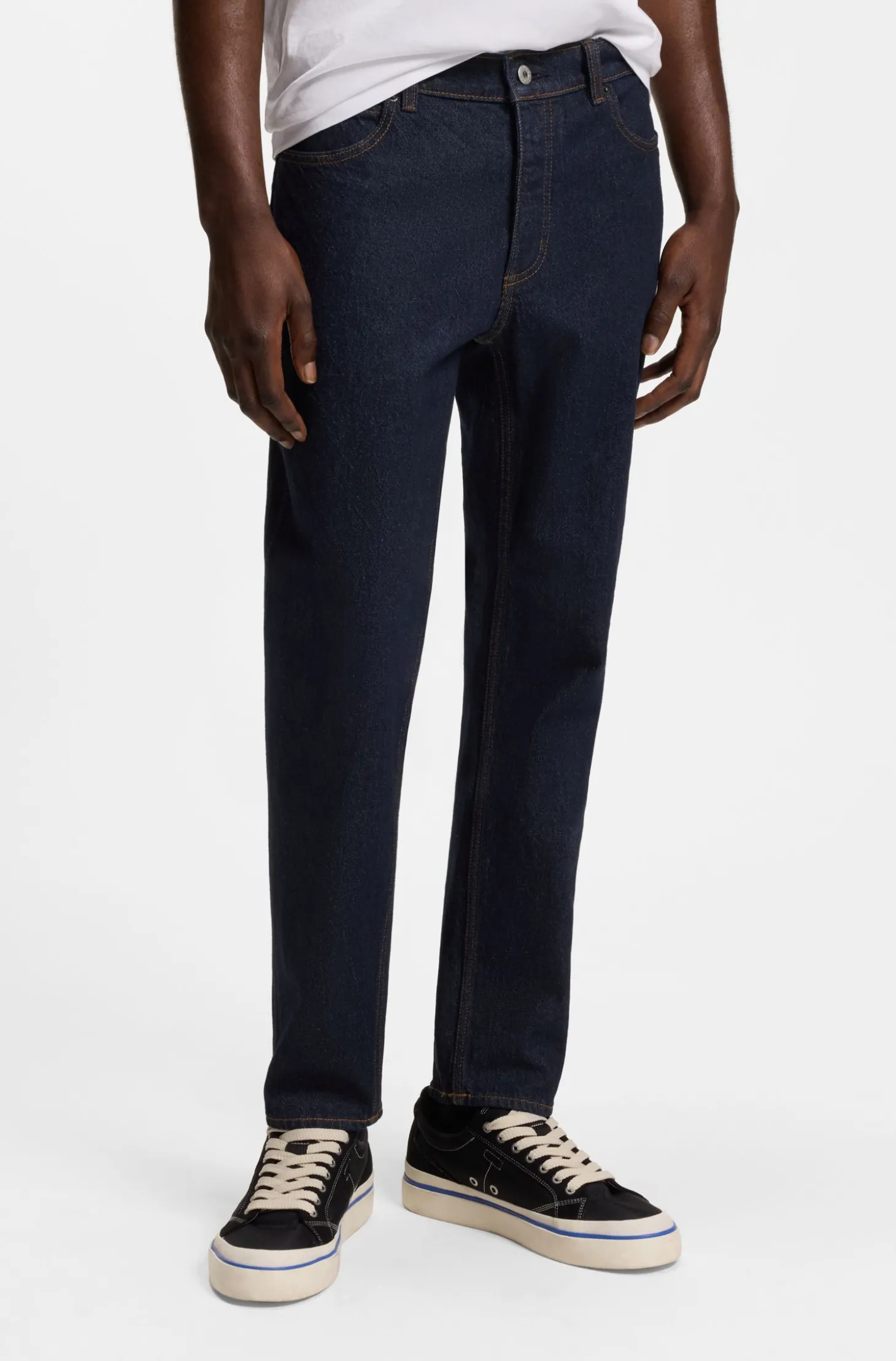 Dunkelblaue Tapered-Fit Jeans aus Stretch-Denim