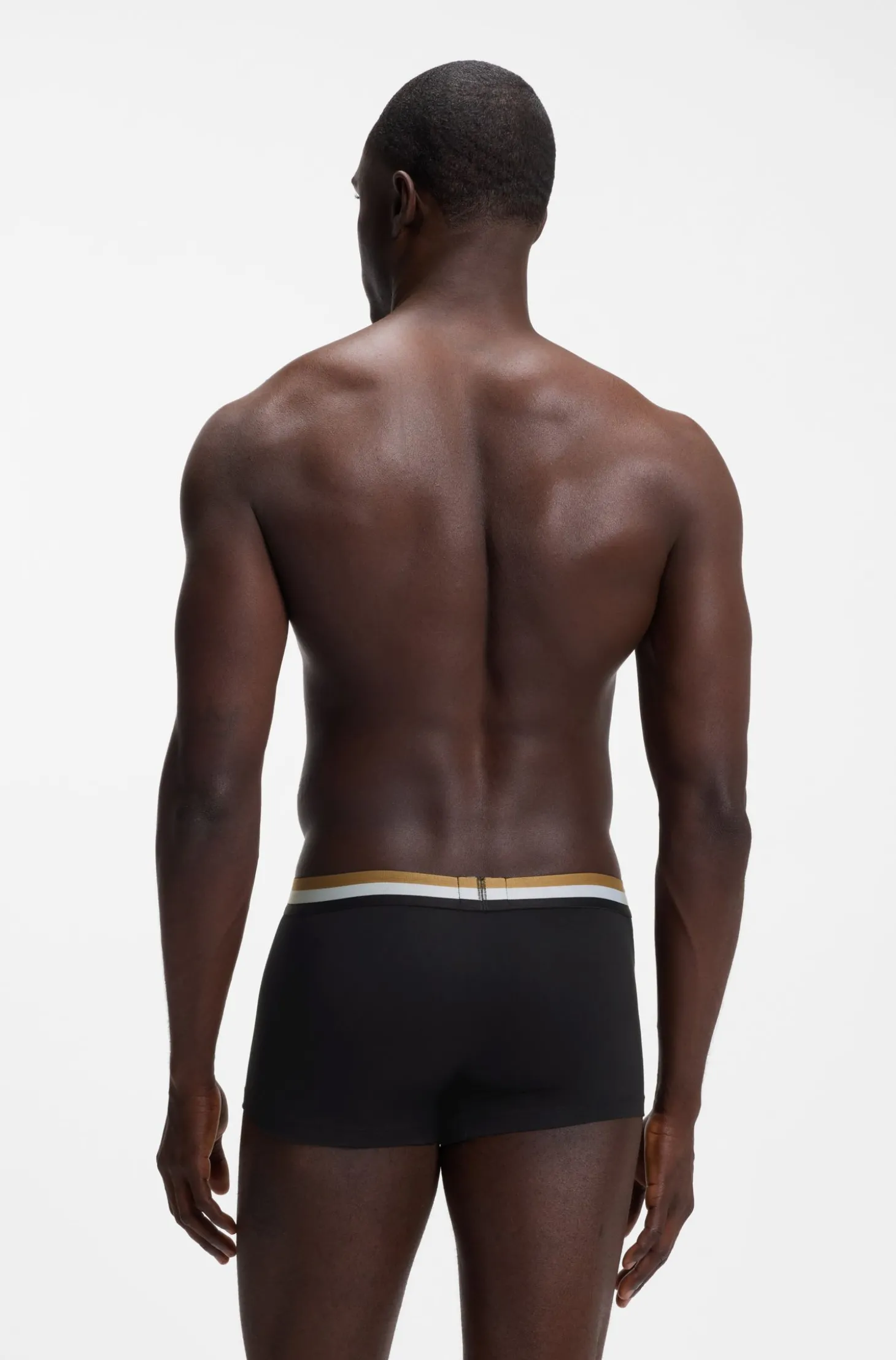 Eng anliegende Boxershorts aus Baumwoll-Mix im Dreierpack