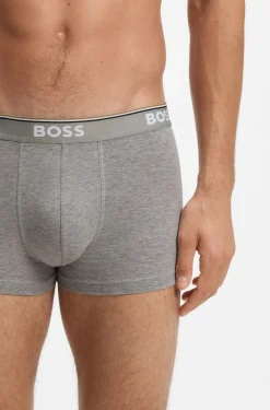 Eng anliegende Boxershorts aus Stretch-Baumwolle mit kurzem Bein und fortlaufenden Logos