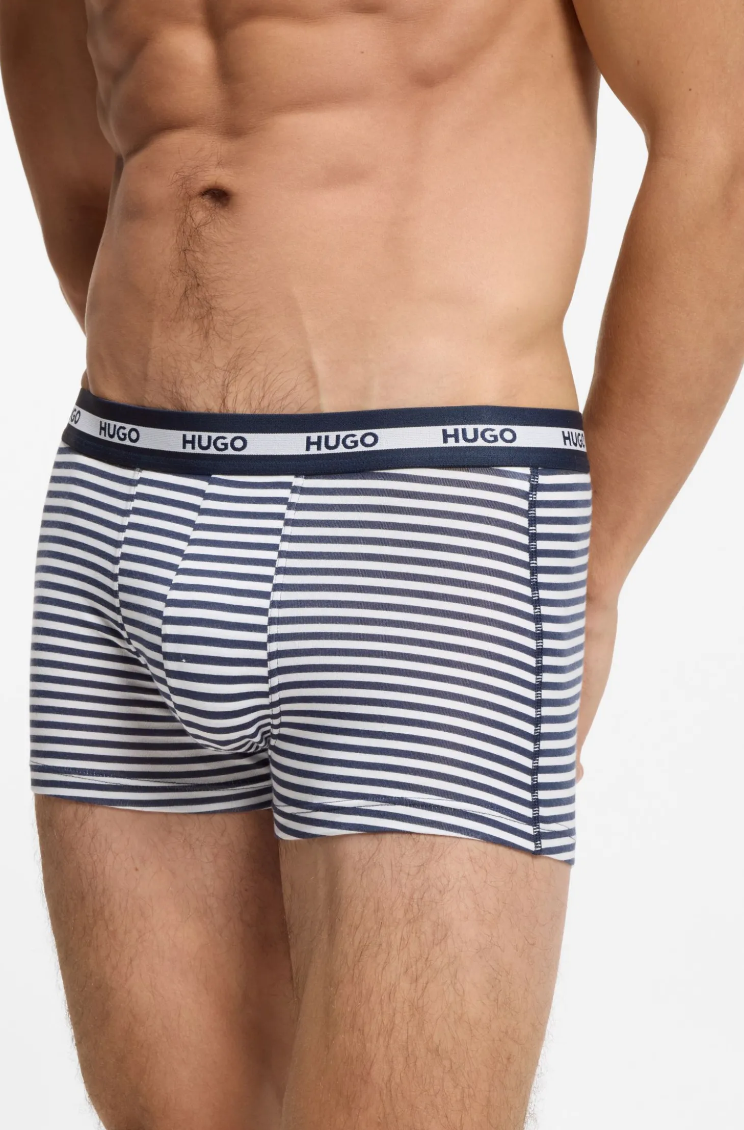 Eng anliegende Boxershorts aus Stretch-Baumwolle im Dreierpack