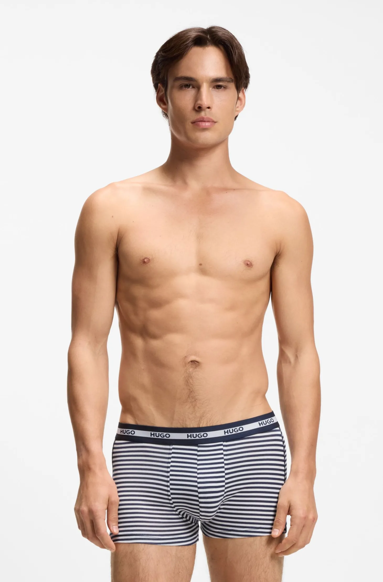 Eng anliegende Boxershorts aus Stretch-Baumwolle im Dreierpack