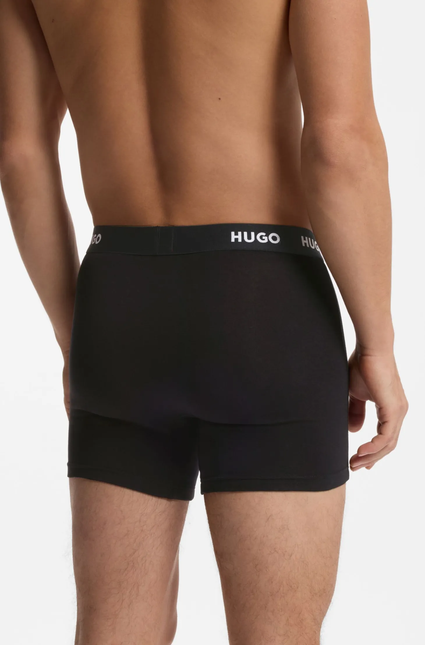 Eng anliegende Boxershorts aus Stretch-Baumwolle im Dreierpack