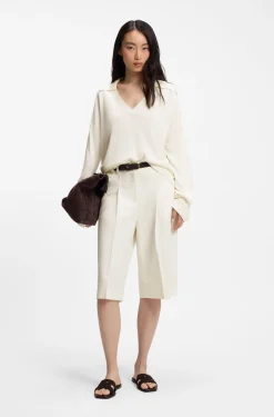 Entspannter Pullover mit offenem Kragen