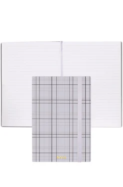 Fliederfarbenes DIN-A5-Notizbuch mit Karo-Print und goldfarbenem Folien-Logo