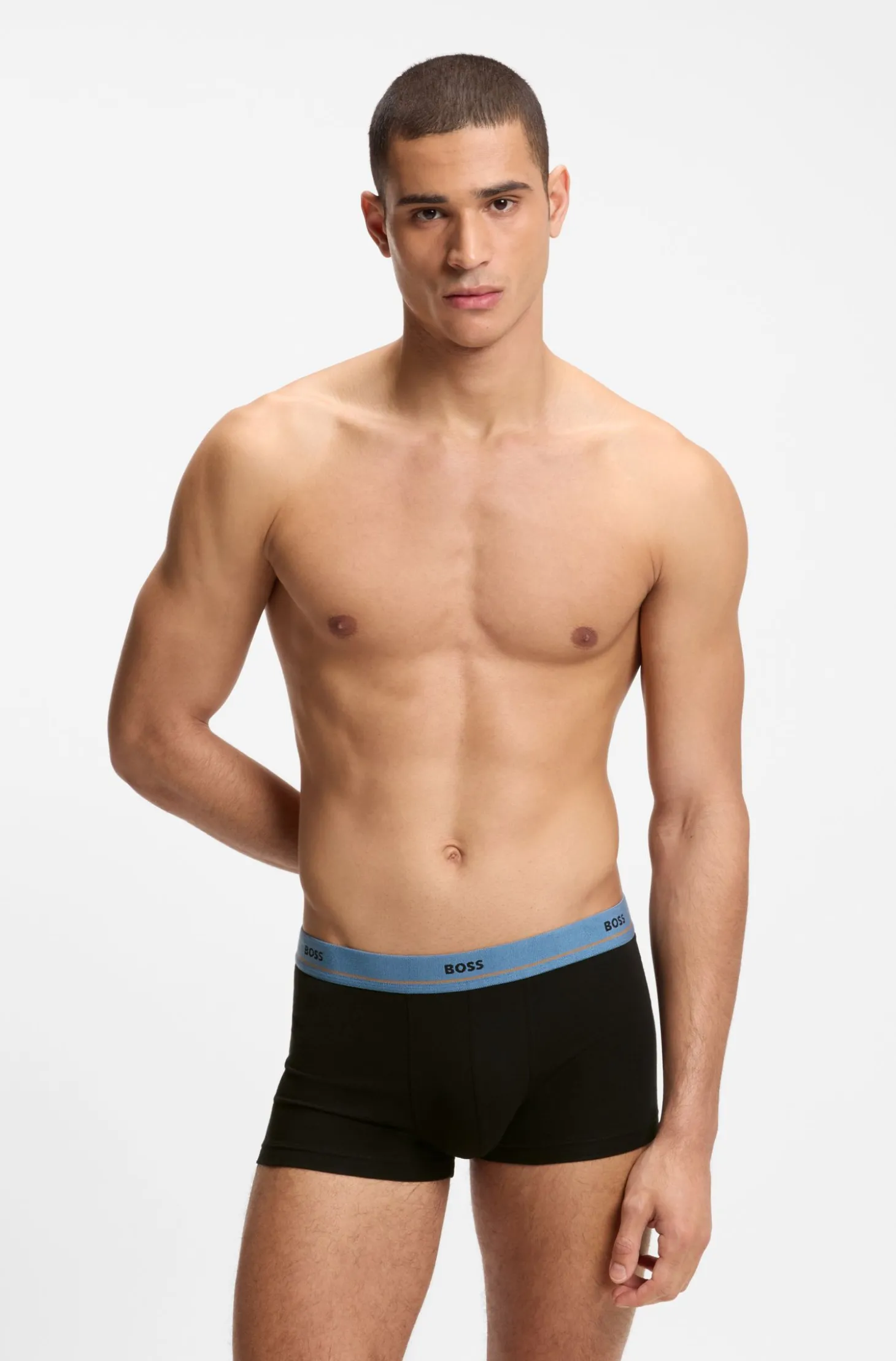 Fünferpack eng anliegende Boxershorts mit kurzem Bein aus Stretch-Baumwolle mit Logos am Bund