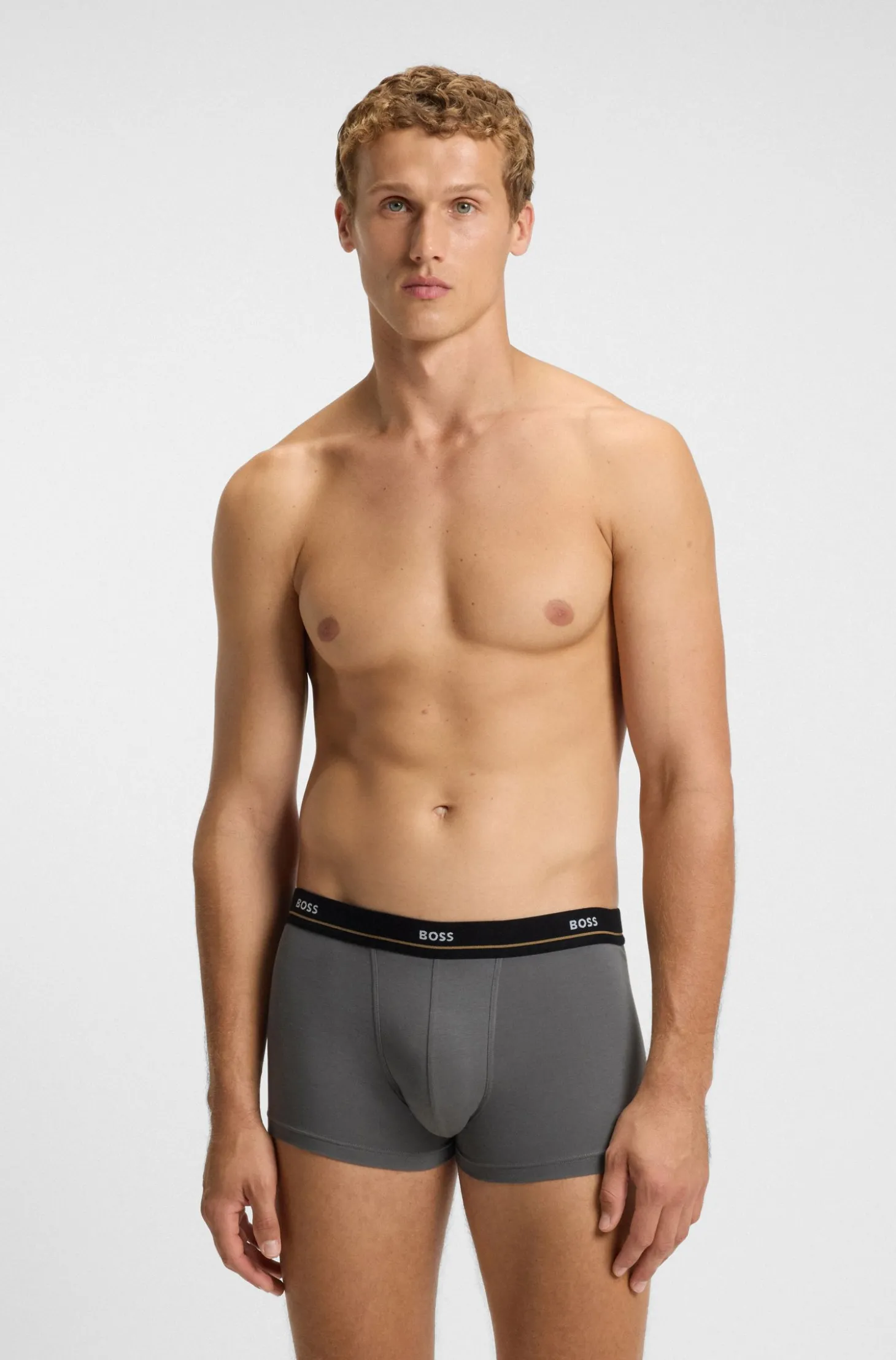 Fünferpack eng anliegende Boxershorts mit kurzem Bein aus Stretch-Baumwolle mit Logos am Bund