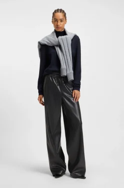 Gestreifte Relaxed-Fit Hose aus Kunstleder mit weitem Beinverlauf