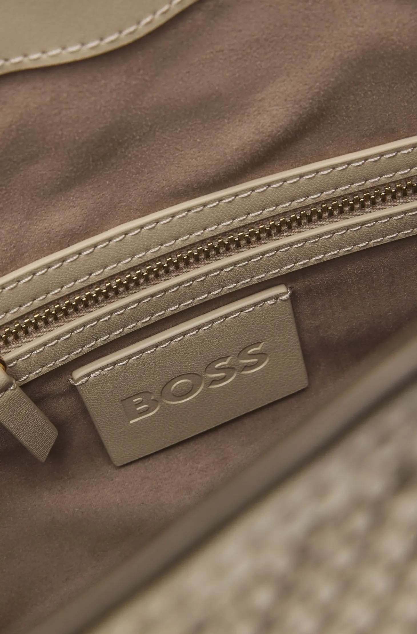 Gewebte Umhängetasche mit Double-B-Monogramm