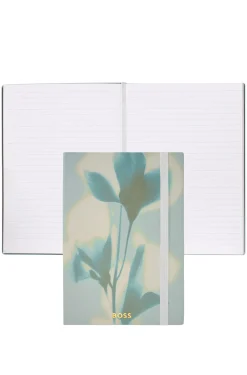 Grünes DIN-A5-Notizbuch mit Blumen-Print und Folien-Logo