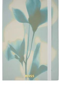 Grünes DIN-A5-Notizbuch mit Blumen-Print und Folien-Logo