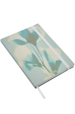 Grünes DIN-A5-Notizbuch mit Blumen-Print und Folien-Logo