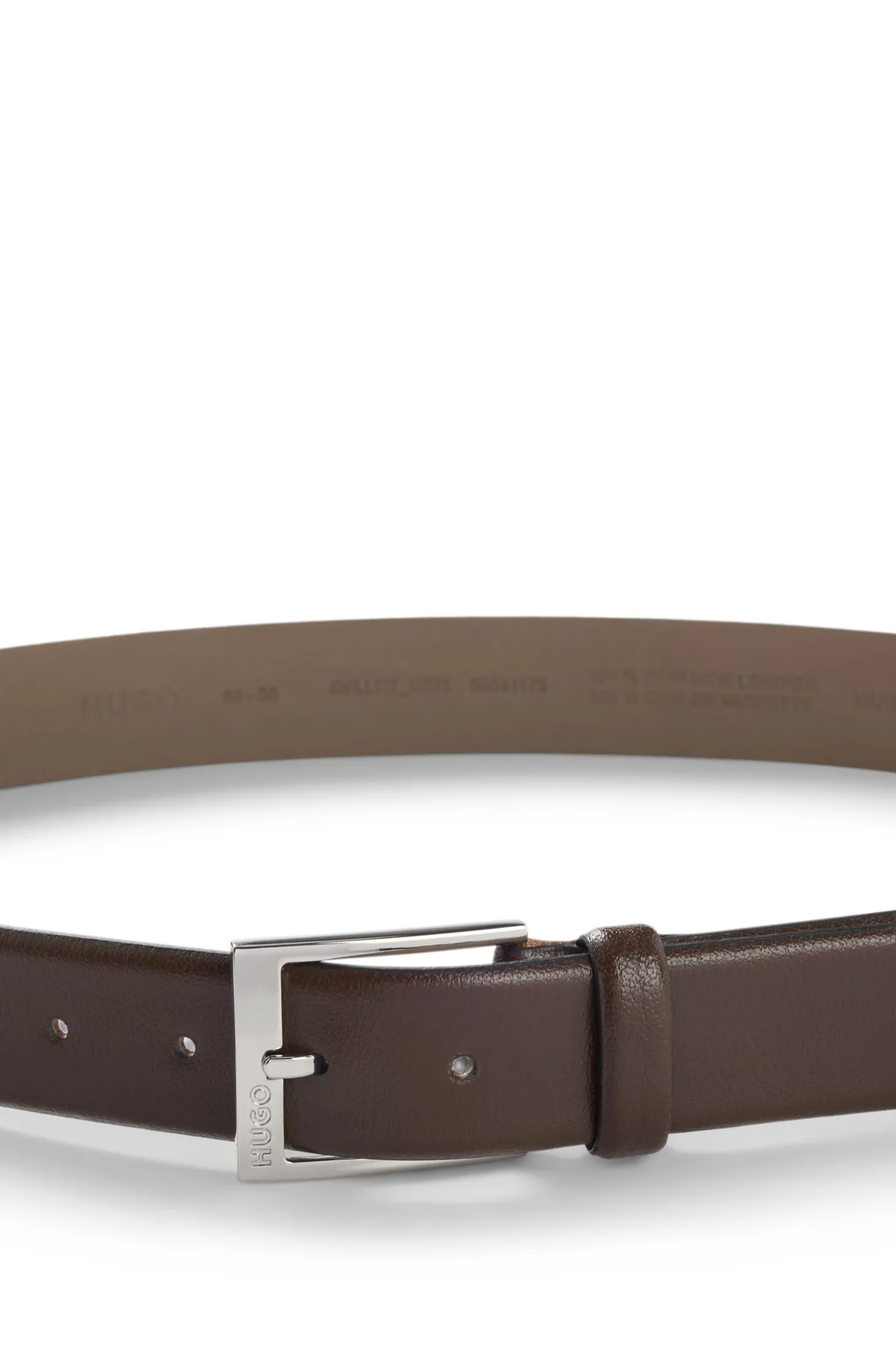 Gürtel aus genarbtem Leder mit Metalldetails in Silber-Optik