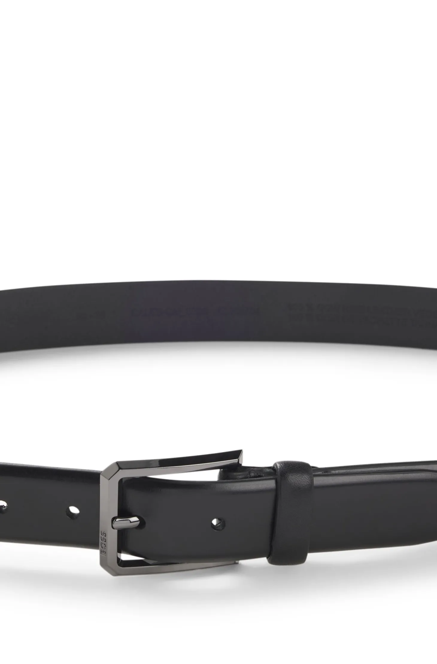 Gürtel aus Glattleder mit gravierter Schließe in Gunmetal-Optik