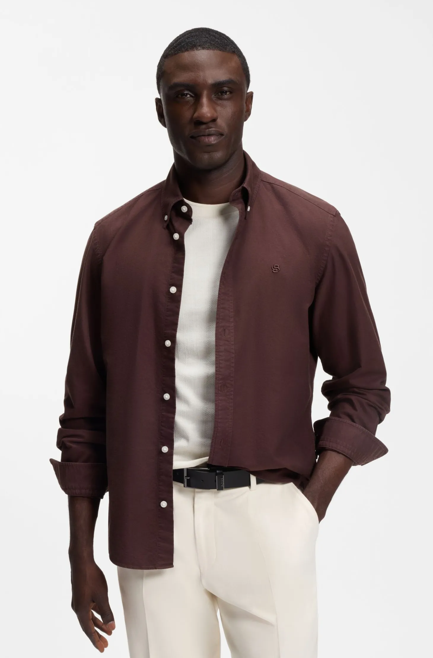 Gürtel aus italienischem Leder mit gebürsteten Metalldetails